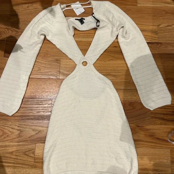 Forever 21 White Bodycon Dress with Plunge Neckline and Bishop Sleeves - Picture 2 of 8